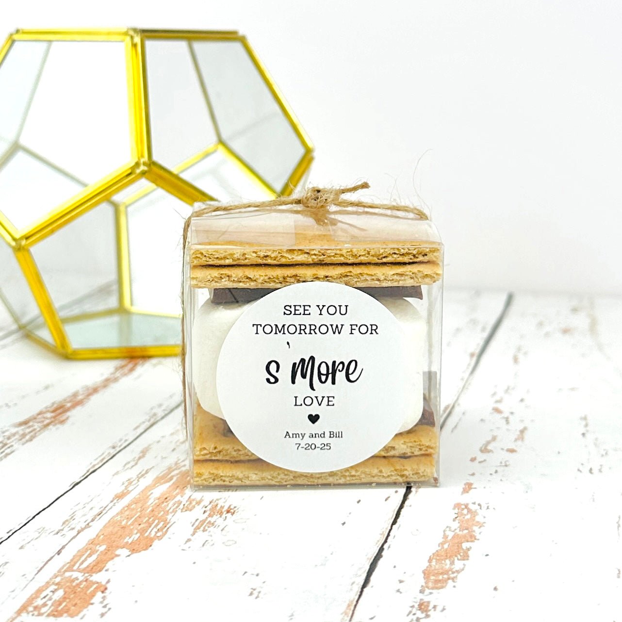 These 20 Candle Wedding Favors Prove Why They're the Best